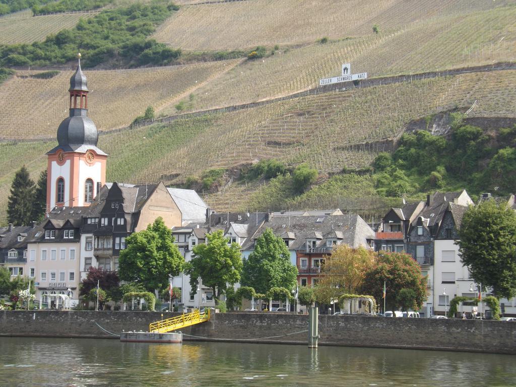 B&B Pension Winzerhaus Zell-Mosel מראה חיצוני תמונה